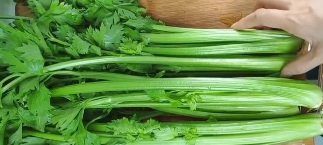 芹菜不能和这些食物一起吃英语