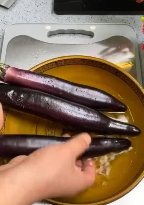 如何判断茄子是否熟透了